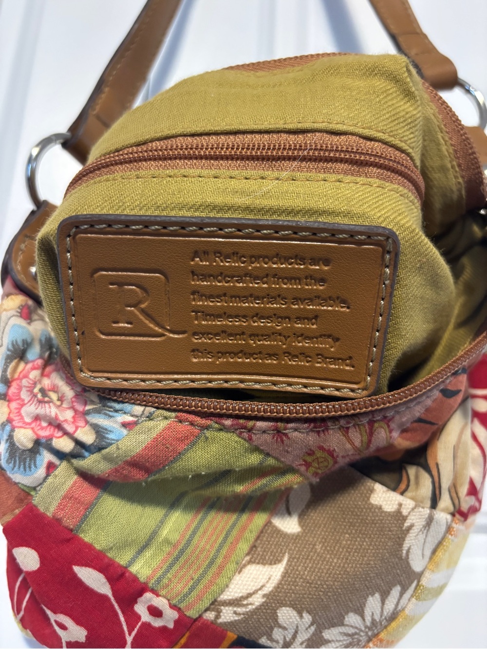 vintage Relic floral patchwork canvas and leather handbag. - Picture 3 of 3